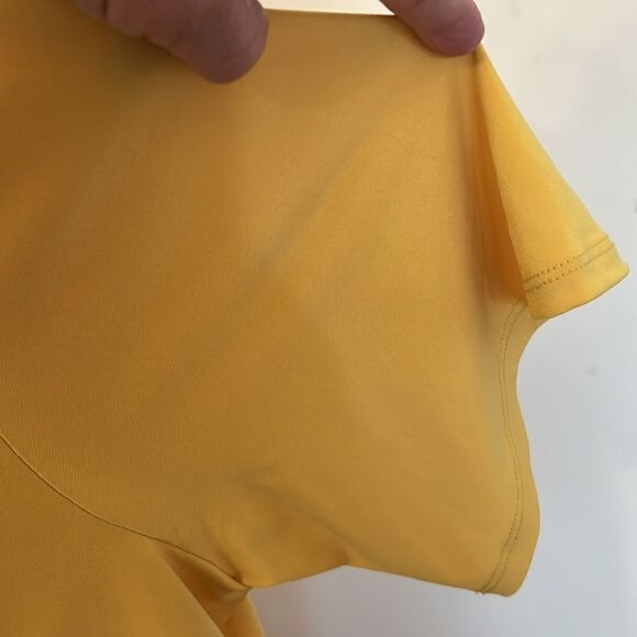 Carmen Carmen Marc Valvo yellow short sleeve cowl neck blouse Size 2X - Picture 7 of 10